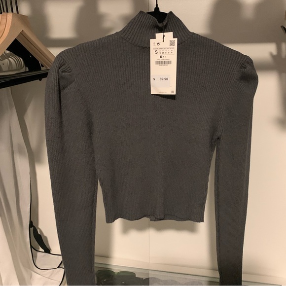 Grey buttoned top - Picture 2 of 3